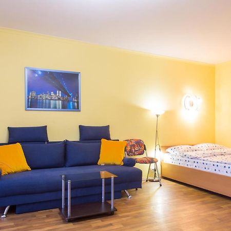Nauky Avenue Apartment Kharkiv Bagian luar foto