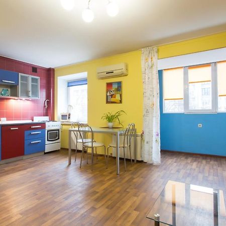 Nauky Avenue Apartment Kharkiv Bagian luar foto