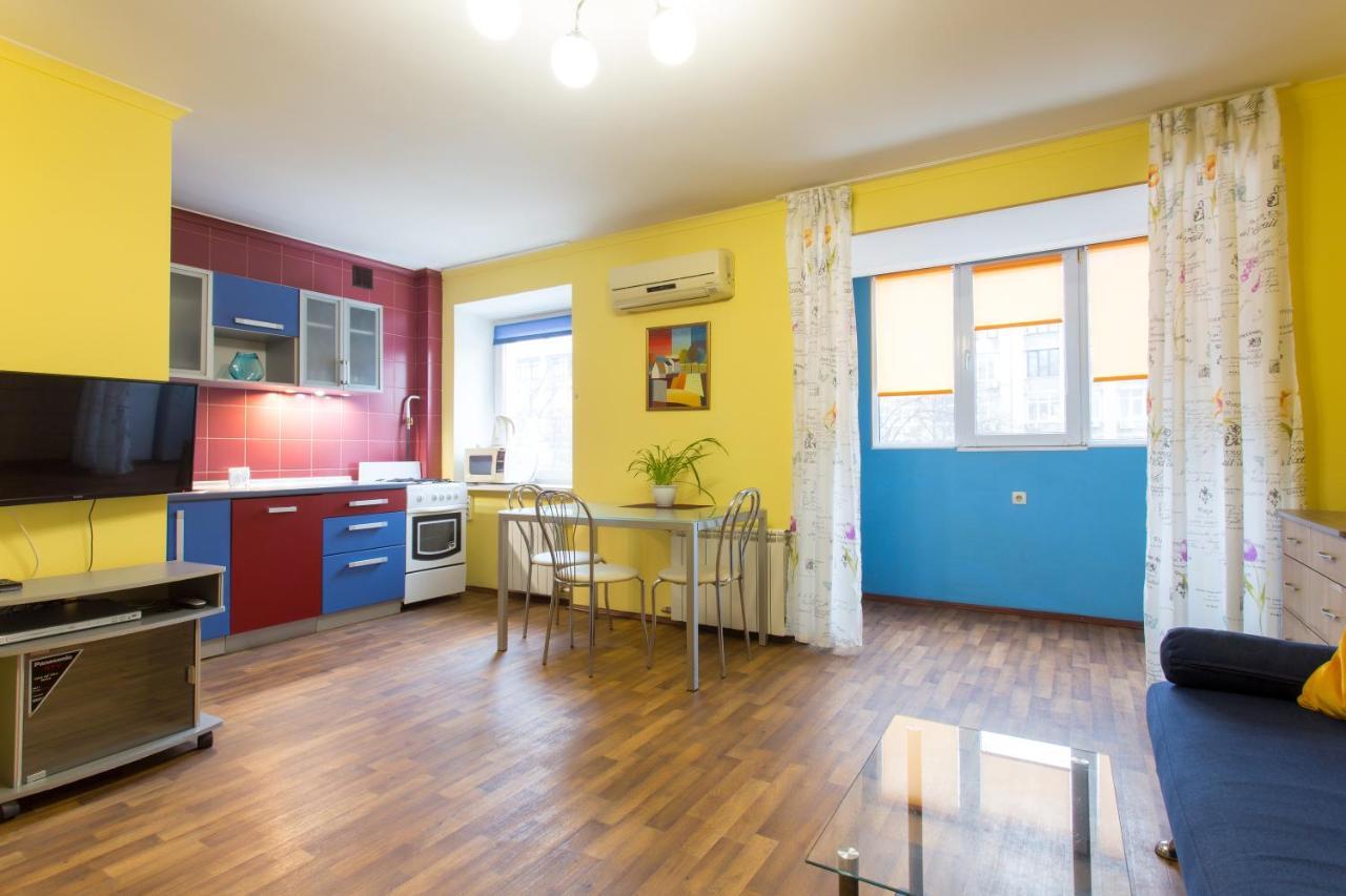 Nauky Avenue Apartment Kharkiv Bagian luar foto