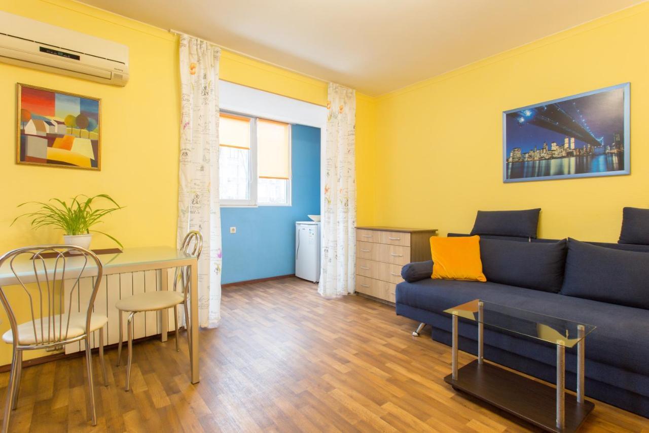 Nauky Avenue Apartment Kharkiv Bagian luar foto