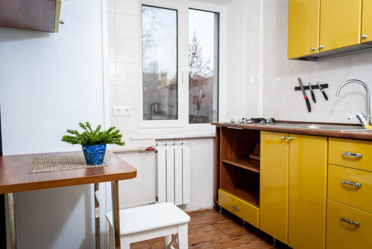 Nauky Avenue Apartment Kharkiv Bagian luar foto