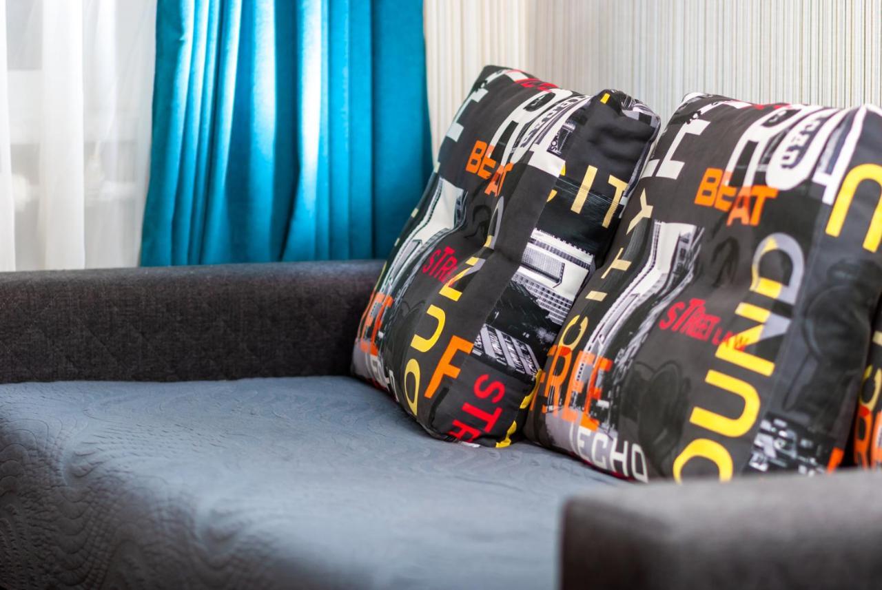 Nauky Avenue Apartment Kharkiv Bagian luar foto
